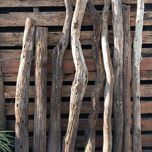 Lote de 9 Postes de Madera Dura Rústica - imagen 2