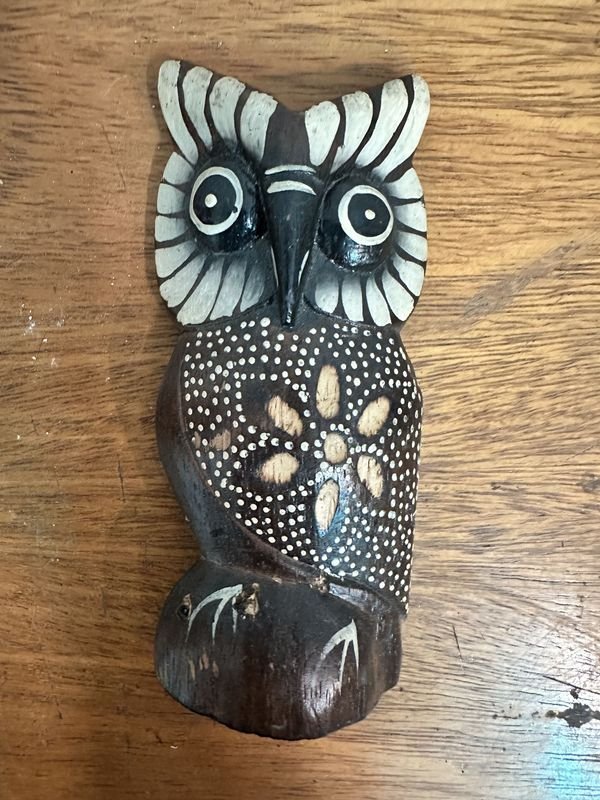 Lote siguiente: Adorno Búho Tallado en Madera - Figurita de Búho en Madera