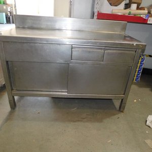 Lote siguiente: Mesa de trabajo de acero para gastronomía con cajones