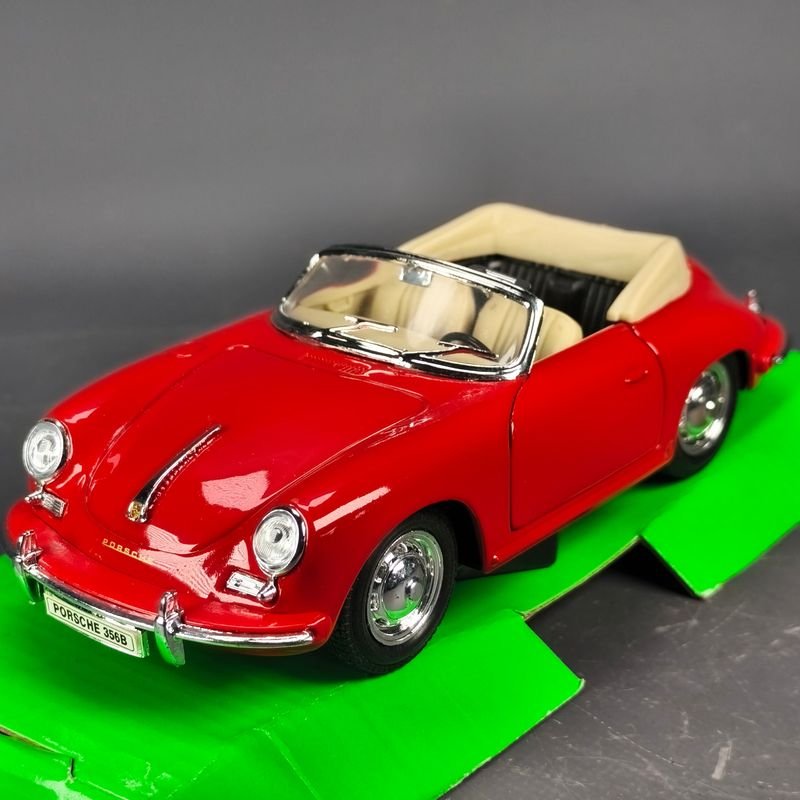 Lote anterior: Modelo en escala 1/24 de un Porsche 356 rojo
