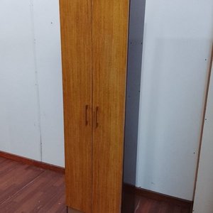 Placard de Dormitorio con Puertas Madera Clara y Laterales Oscuros - imagen 1