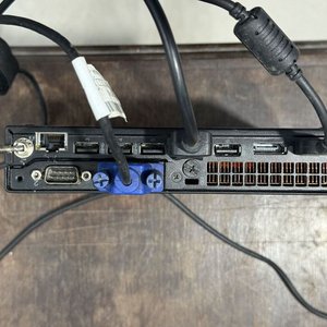 Mini PC Lenovo ThinkCentre M910x Compacto con Cargador y Cables - imagen 6