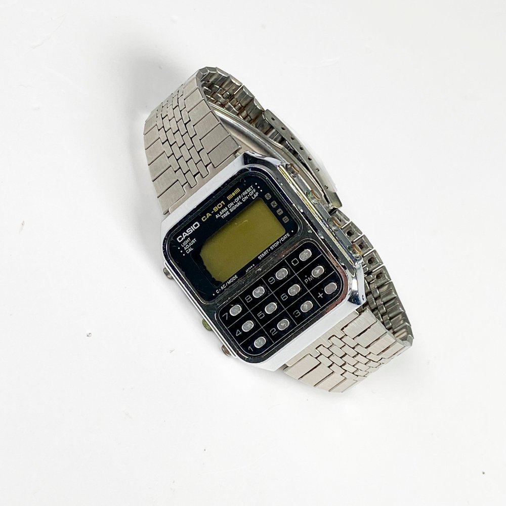 Lote siguiente: Reloj Casio con calculadora para caballero