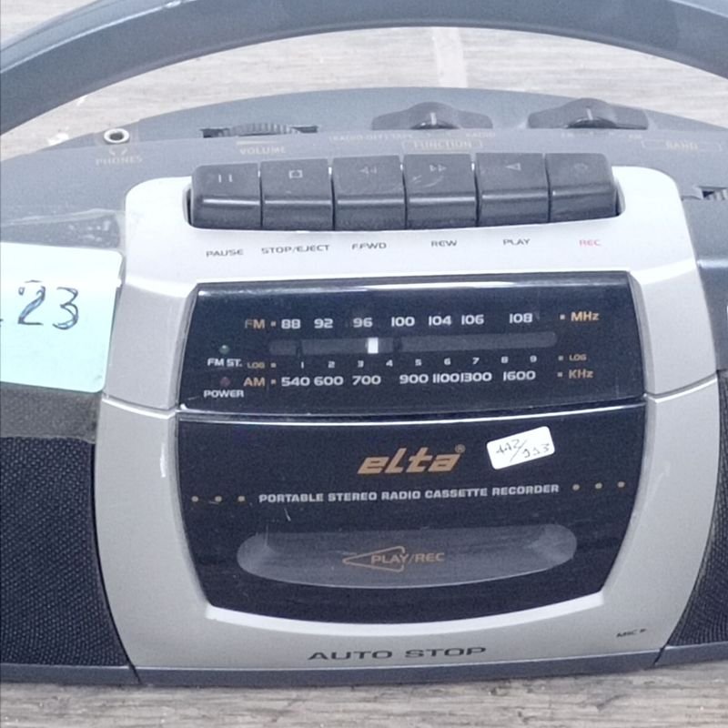 Radio AM y FM con pasa cassette marca "Elta" - imagen 2