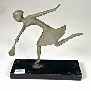 Lote anterior: Figura Decorativa de Tenista en Metal con Base de Madera