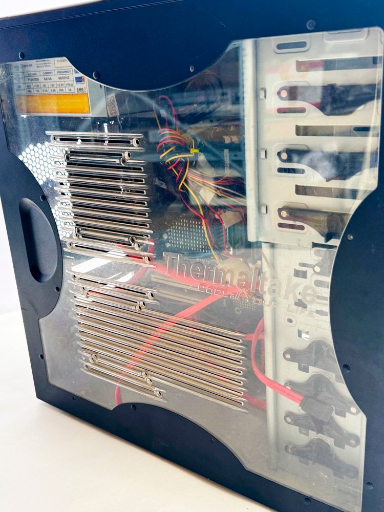 Computadora con capturadora y gabinete Thermaltake - imagen 3