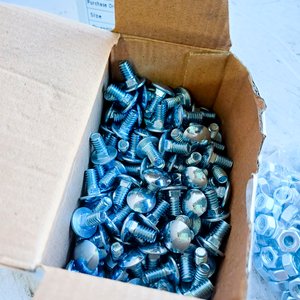 1600 Tornillos y Tuercas Metálicos - imagen 2