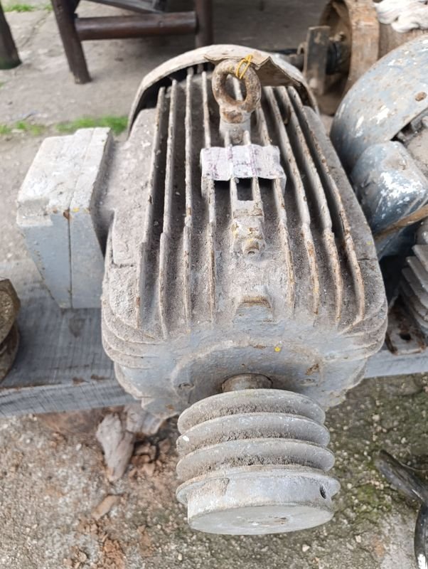 Motor Trifásico Usado de 20 HP con Polea