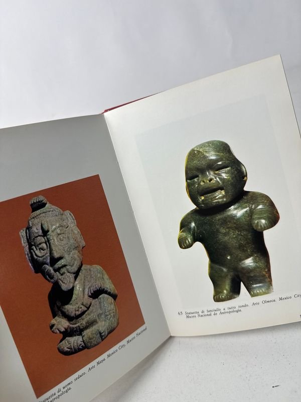 Colección de libros en rojo con temas históricos y artísticos - imagen 7