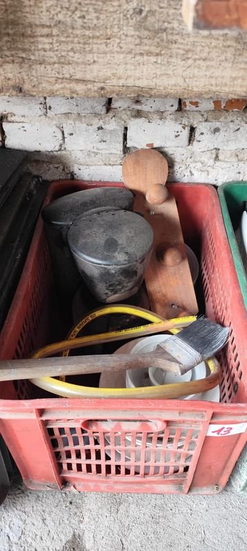 Lote de Cafetera, Platos y Utensilios de Cocina