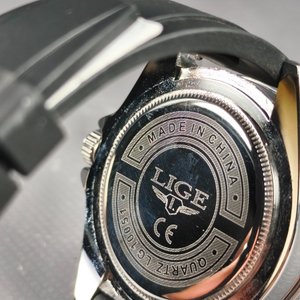 Reloj LIGE Negro con Bisel Rojo, Malla de Goma, Nuevo - imagen 4