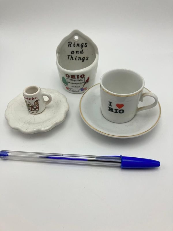Conjunto de Porcelana Miniatura Vintage: Taza "I ❤️ Rio", Platillo y Organizador "Rings and Things" - imagen 1