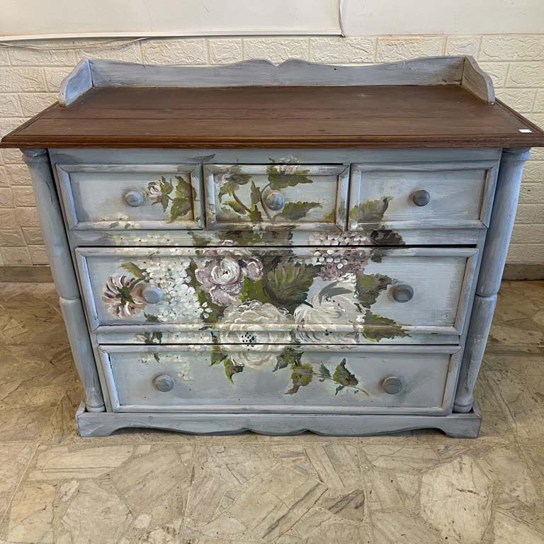 Lote siguiente: Cómoda de 5 cajones en pino y pinotea pintada - Medidas: 103x46x86cm