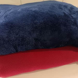 Lote siguiente: Dos Mantas de Polar para Cama de 2 Plazas