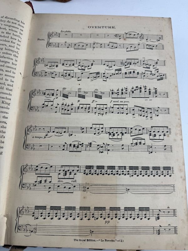 Libros antiguos de música: Un baile de máscaras, La descarriada y más - imagen 4