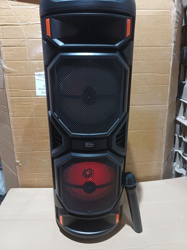 Altavoces y Micrófonos de Alta Calidad - imagen 13