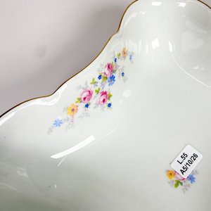 Dos piezas de porcelana checa decoración floral, centro y bandeja masas - imagen 6
