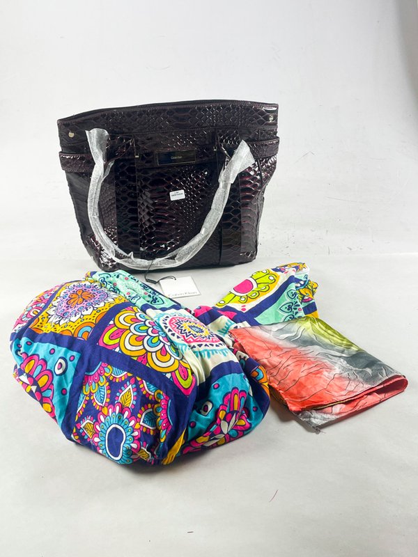 Cartera Calvin Klein Marrón Reptil con Pañuelos Estampados