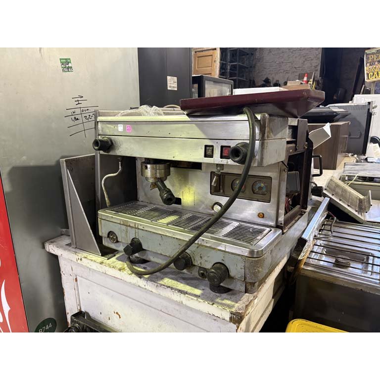 Lote siguiente: Cafetera industrial 1 brazo, no se probó, a la vista