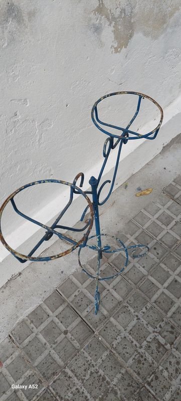 Soporte para plantas en hierro azul - imagen 5