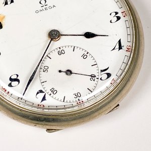 Reloj de Bolsillo Omega Plateado con Esfera Golpeada - imagen 3