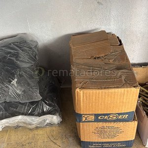 Lote siguiente: Lote de Tornillos y Accesorios Metálicos Varios