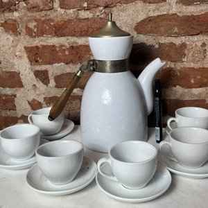 Juego de Café de Loza Blanca con Cafetera y 6 Pocillos - imagen 1