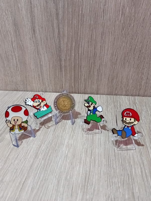Lote de 4 Pines Metálicos Esmaltados de Mario Bros
