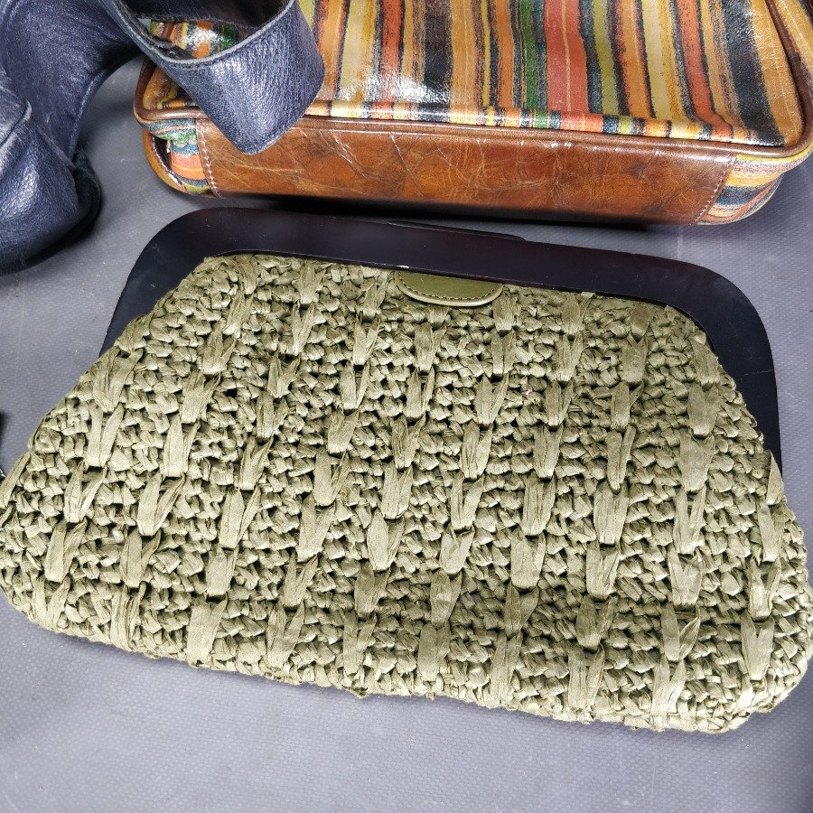 Item 15901 - Image 3