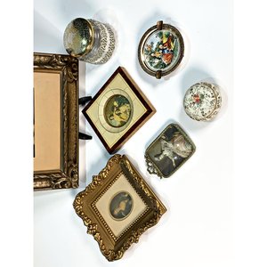 Lote de 7 Piezas: Cuadros, Cenicero, Pastillero y Pote Decorativo - imagen 3