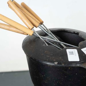 Set de Fondue de Hierro Fundido con Soporte y Pinchos - imagen 2