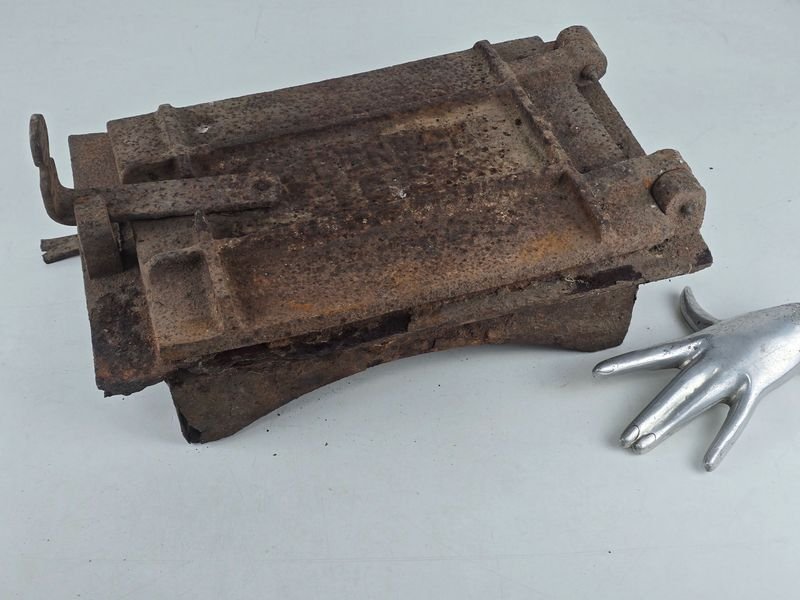 Puerta de Hierro Fundido para Horno a Leña