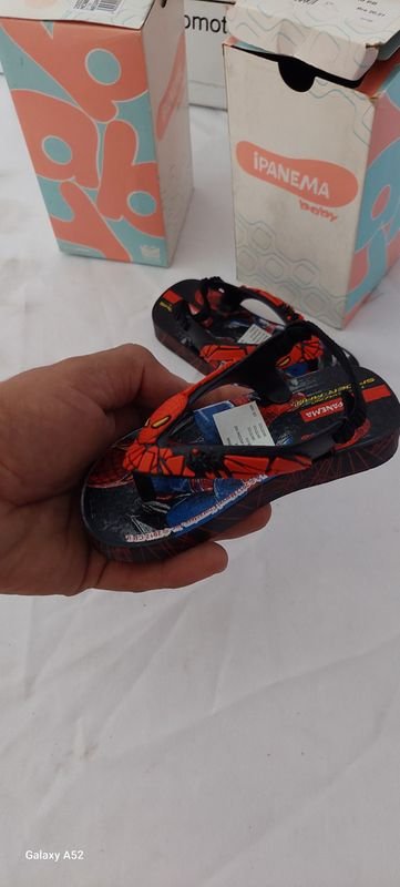 Zapatos de plástico con diseño colorido para hombre - imagen 3