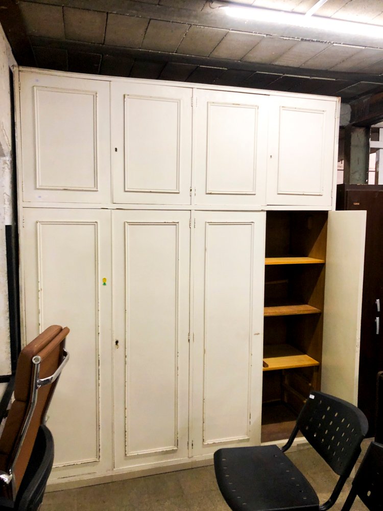 Armario Blanco Metálico con Puertas y Estantes