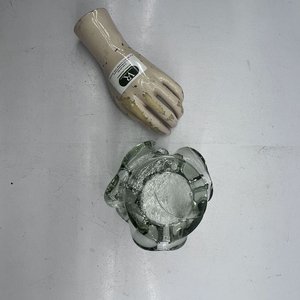 Cenicero de Vidrio Prensado Estilo Vintage - imagen 4