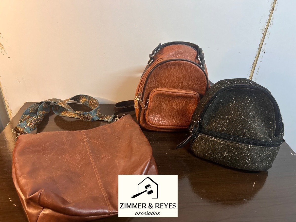 Cartera y Mochilas de Cuero Sintético en Buen Estado