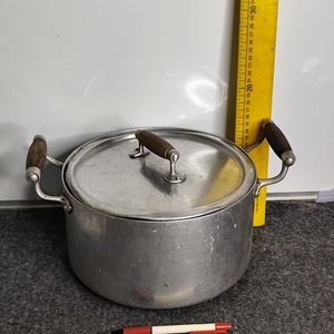 Lote anterior: Olla de Aluminio Grueso con Tapa No Original