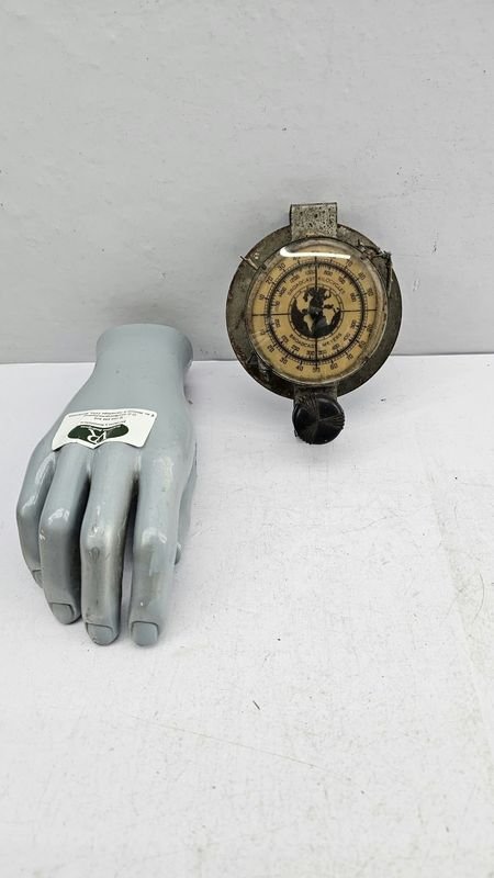 Antiguo Dial de Radio con Medidas