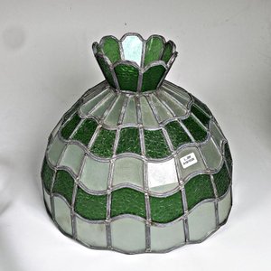 Lámpara de Hierro Artesanal Estilo Vitraux con Pantalla de Vidrio Verde y Blanco - imagen 6