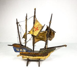 Lote anterior: Barco Velero Antiguo de Madera, Azul y Dorado, 42 cm
