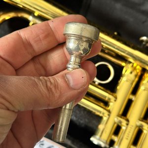 Trompeta Jupiter JTR 408 Dorada con Estuche y Manual - imagen 9