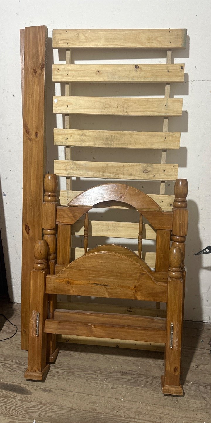 Cama de Una Plaza Estilo Rústico