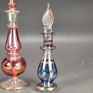 Tres Frascos de Perfume Egipcios de Vidrio Soplado con Detalles Dorados - imagen 6