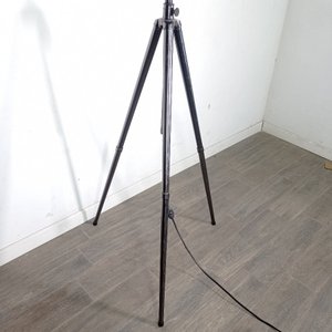 Lámpara de Pie Metálica Estilo Foco de Estudio con Trípode - imagen 6