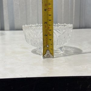 Lote de 4 piezas de vidrio y cristal: jarra, pastelera, florero y caramelera - imagen 7