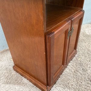 Mesa de TV Rodante en Cerejeira con Puertas y Estante - imagen 6