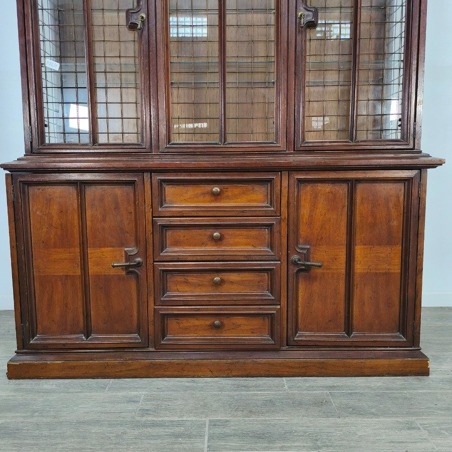 Muebles de Madera con Puertas de Vidrio y Estructura de Madera - imagen 11