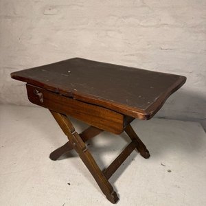 Mesita Ratona Plegable de Madera Oscura - imagen 3