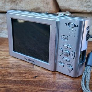 Cámaras Panasonic Lumix DMC-FS42 / DMC-FS4 con Accesorios y Manuales - imagen 2