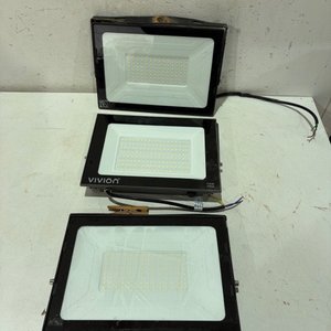 Lote anterior: 3 Reflectores LED de Exterior con Soporte